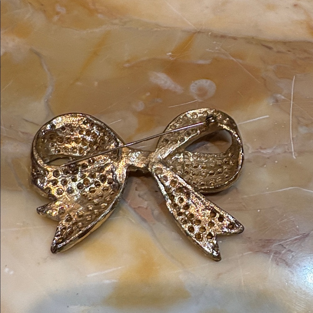 Vintage Rhinestone Bow 🎀 Ribbon Brooch Pin - Picture 3 of 9